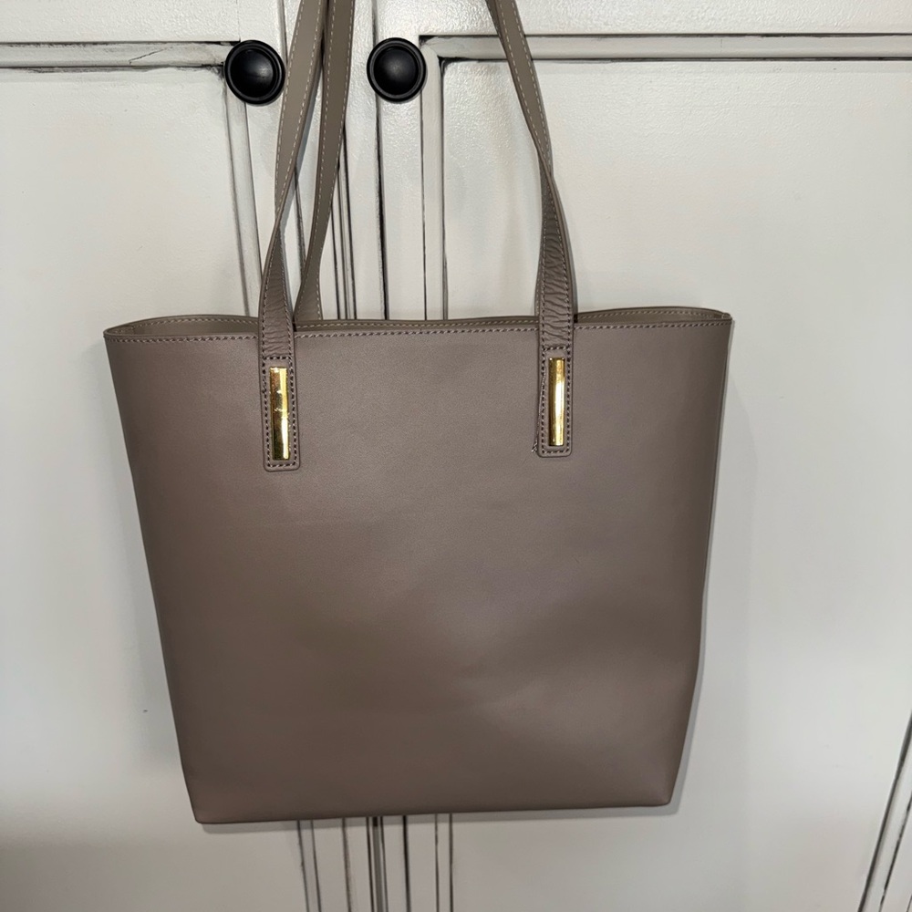 Like new Joy & Iman gray leather large tote purse travel bag - Picture 5 of 10